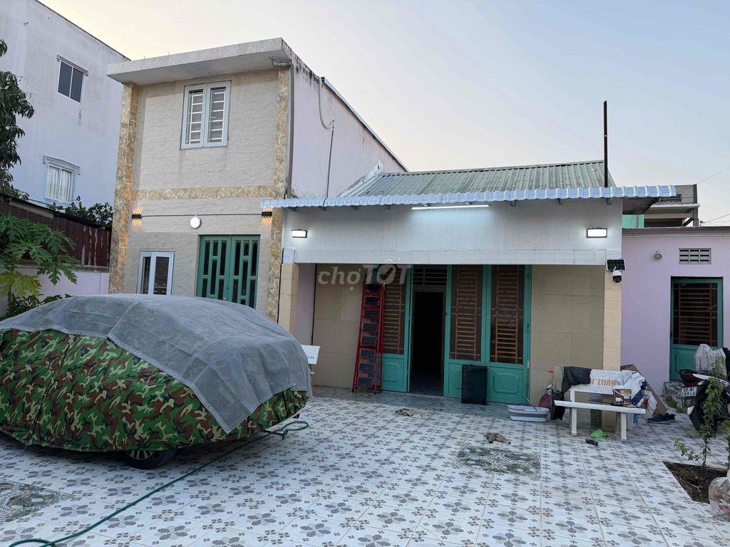 Cho nam thuê phòng