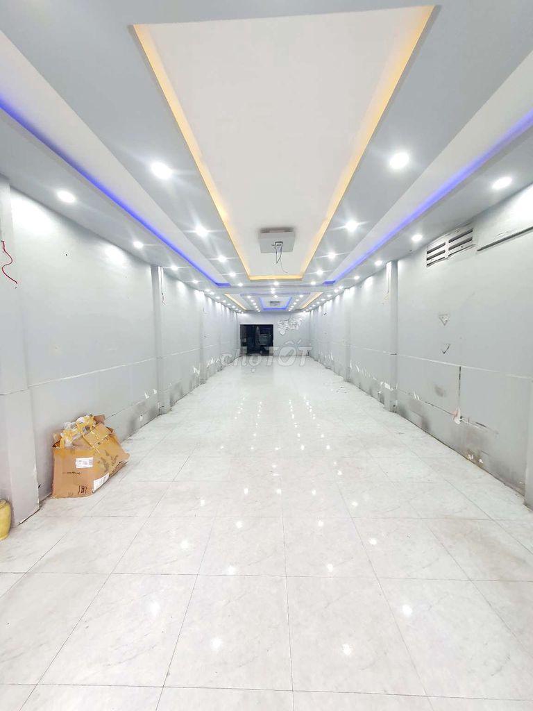 NHÀ TRỆT LẦU PHÒNG KHÁCH RỘNG SẲN ĐIỆN 3 PHA MẶT TIỀN 3/2