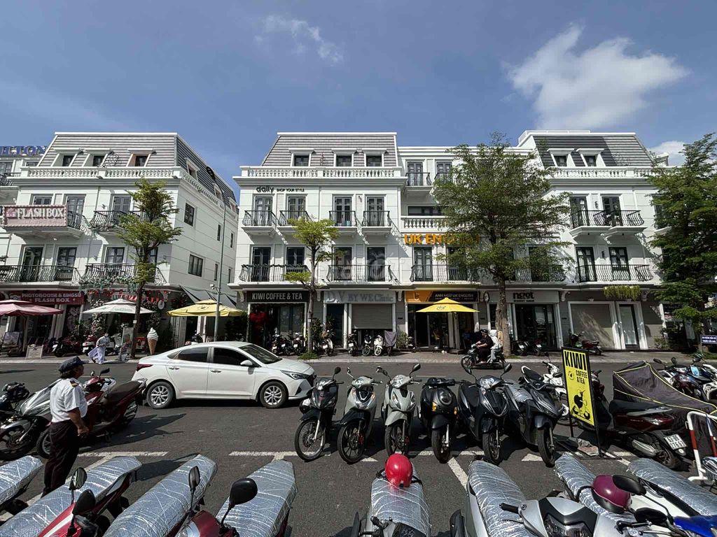 Cho thuê Shophouse Vincom Mỹ Tho mặt tiền bãi xe đông đúc