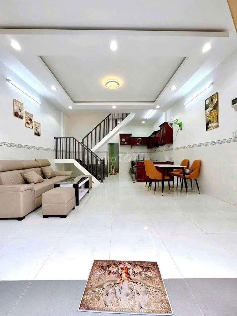 nhà đầy đủ nội thất hẻm Lê Anh Xuân