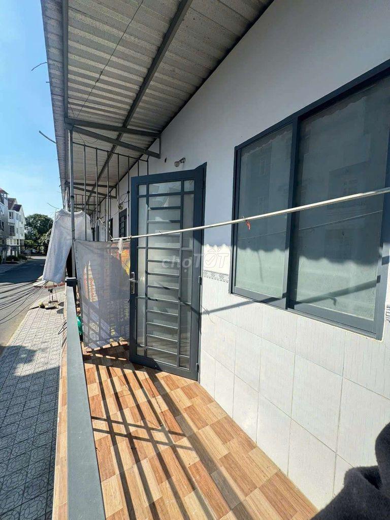 Cho thuê phòng trọ 2tr kinh doanh được Lộ 12m kdc nông thổ sản