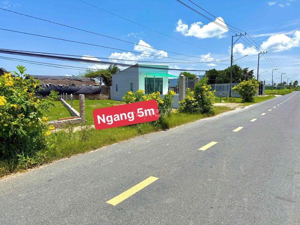 130m2 mặt tiền đường nhựa lớn XE TẢI tới nhà , dân cư sầm uất chỉ 550t
