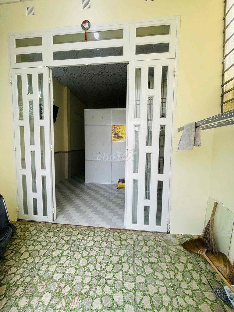 Nhà trệt nguyên căn 03phòng 2máy lạnh hẻm ô tô Hoàng Quốc Việt