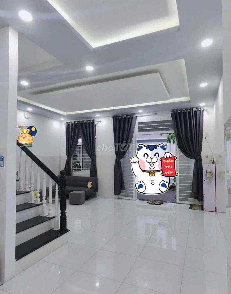Nhà Lầu Rộng Rãi Full Nội thất oto đậu trước nhà kdc HoàngQuân Gần FPT