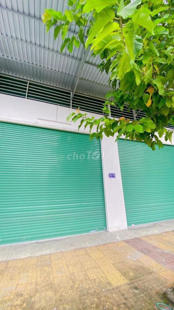 Cho thuê kho 205 m2 trục chính khu Phú An tiện công ty 11 triệu