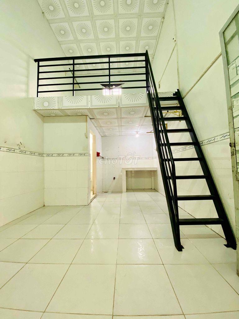 NHÀ TRỌ SINH VIÊN CẦN THƠ. CHỈ CÒN 1 PHÒNG 20m2, GÁC KIÊNG CỐ