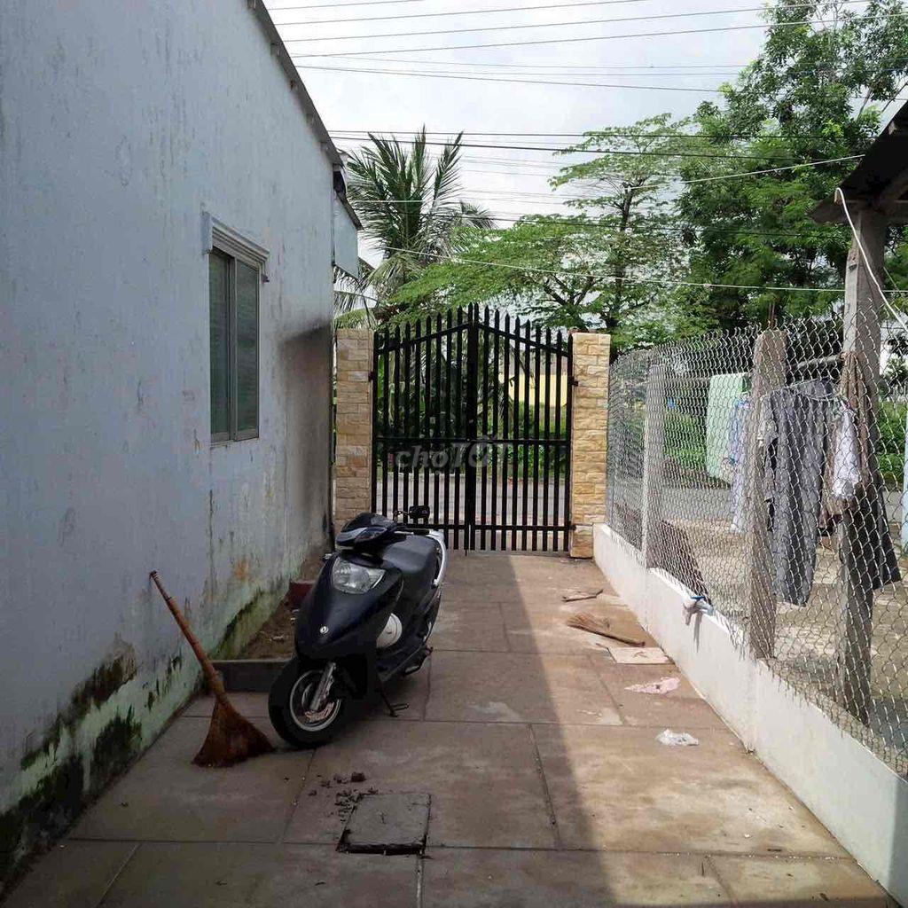 Nhà tiện để ở hoặc kinh doanh
