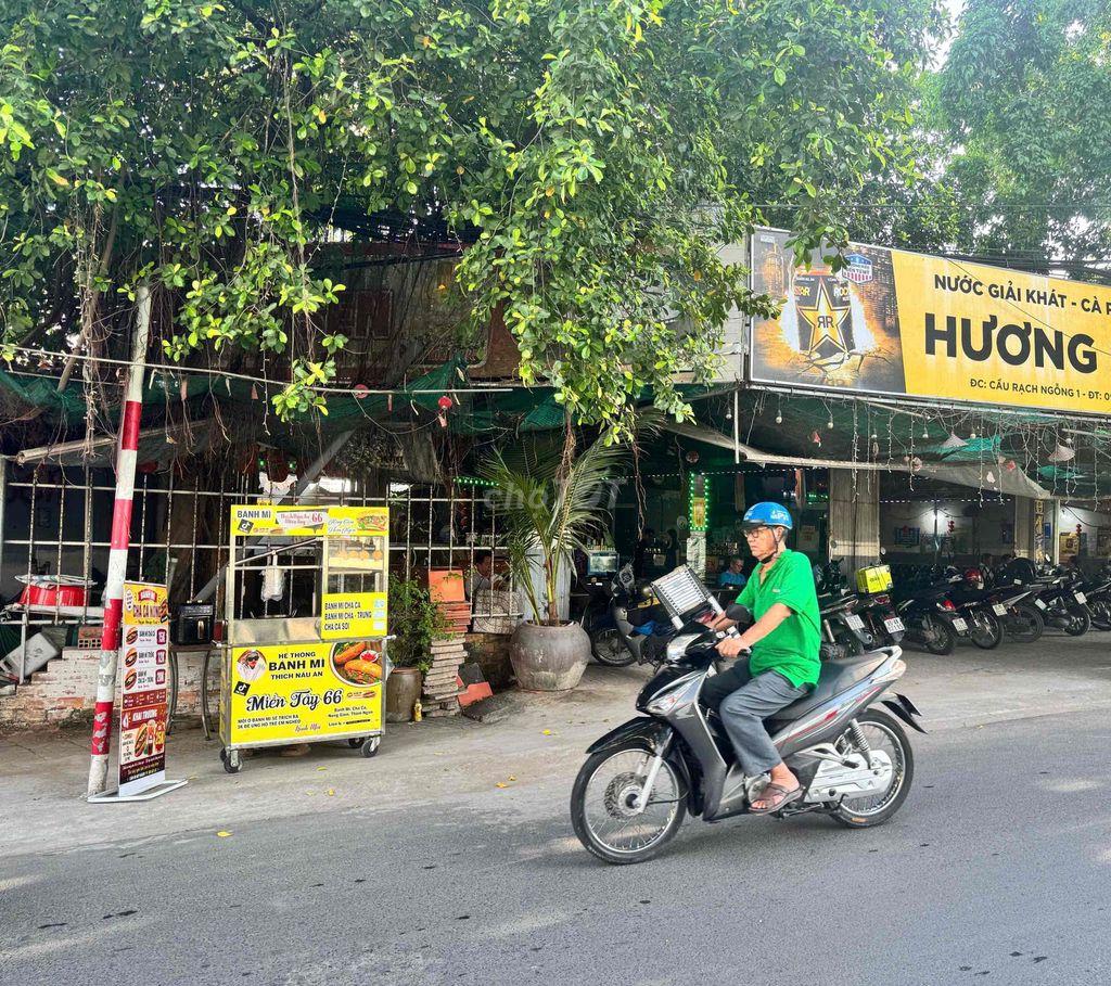 Cho thuê mặt bằng kèm xe bánh mì