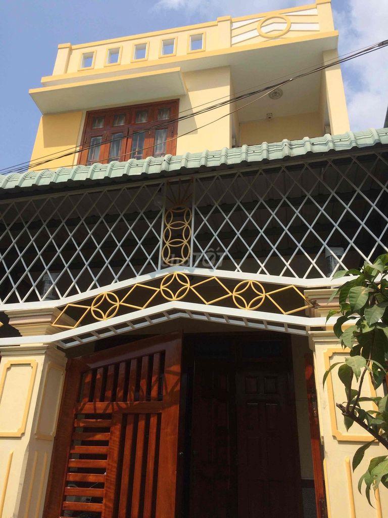 Cho thuê nhà nguyên căn đẹp, 3 phòng ngủ, hẻm ô tô, đường Nguyễn Truyề
