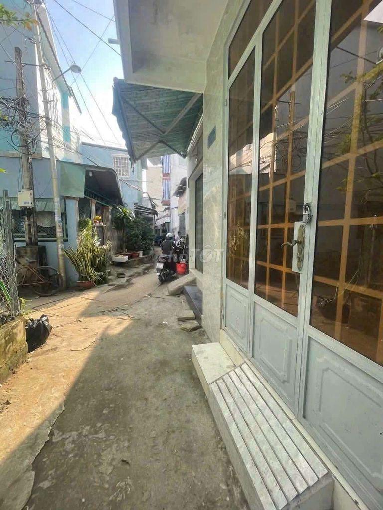 Cho thuê nhà 2 phòng ngủ hẻm Nguyễn Văn Cừ