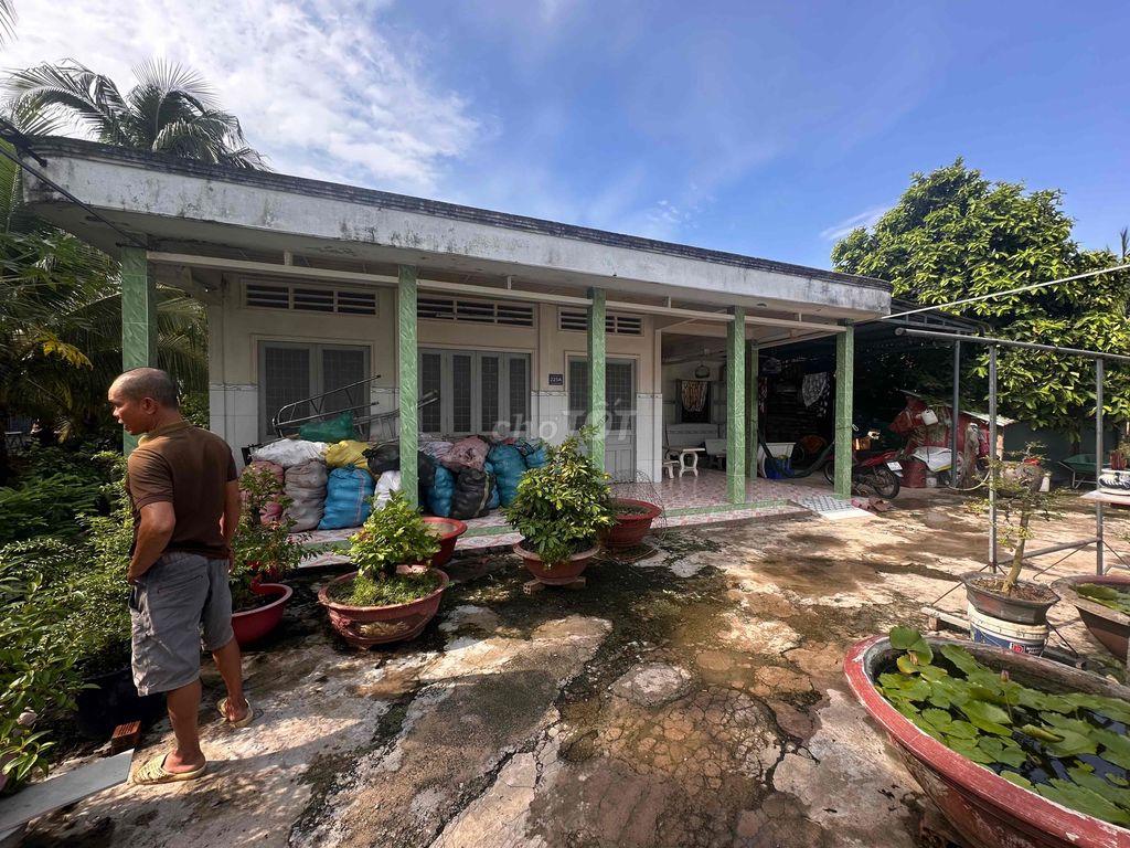 bán đất có nhà cấp 4
