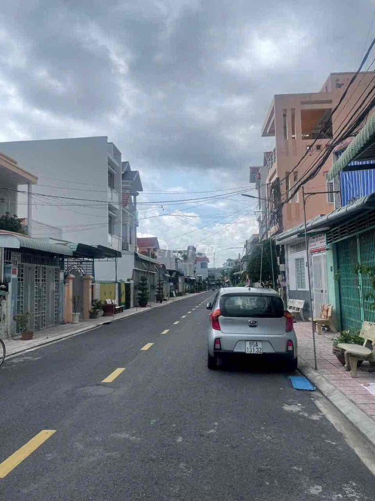 🌻CHO THUÊ NHÀ TRỆT TRỐNG SUỐT RỘNG 300 ㎡ HẺM ĐƯỜNG TRẦN QUANG DIỆU