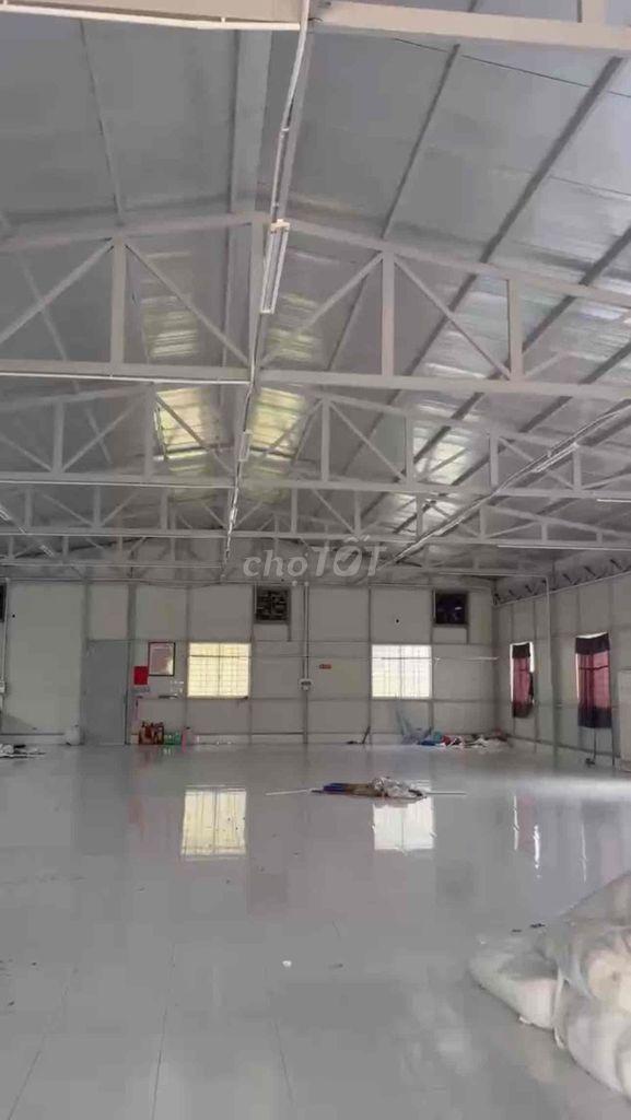 BÁN GẤP GIÁ RẺ ĐẤT MẶT TIỀN HẺM XE OTO