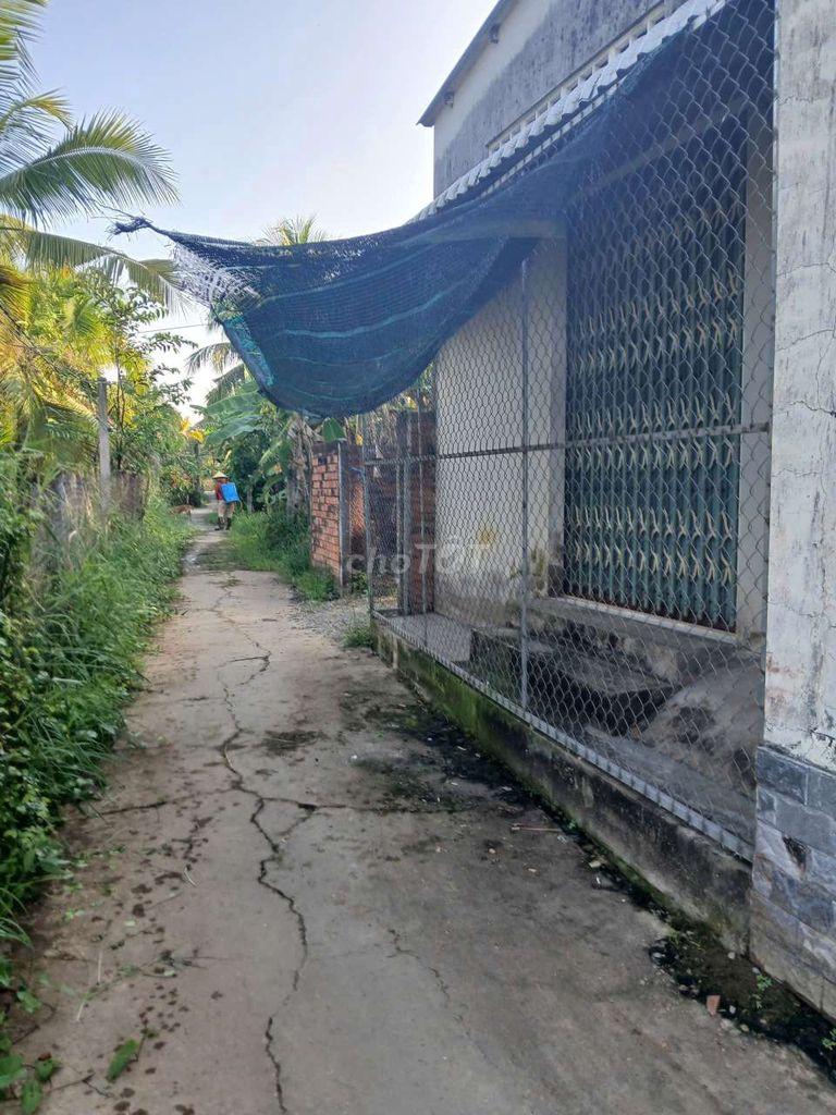 chính chủ cần bán nền cách QL60 cầu Rạch Miễu 2 , 60m,