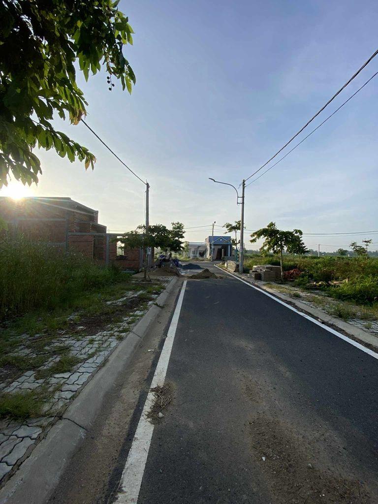 Bán Nền 10x24m, MT đường nhựa, ngay KCN Phú Thuận-100% thổ cư-SHR.