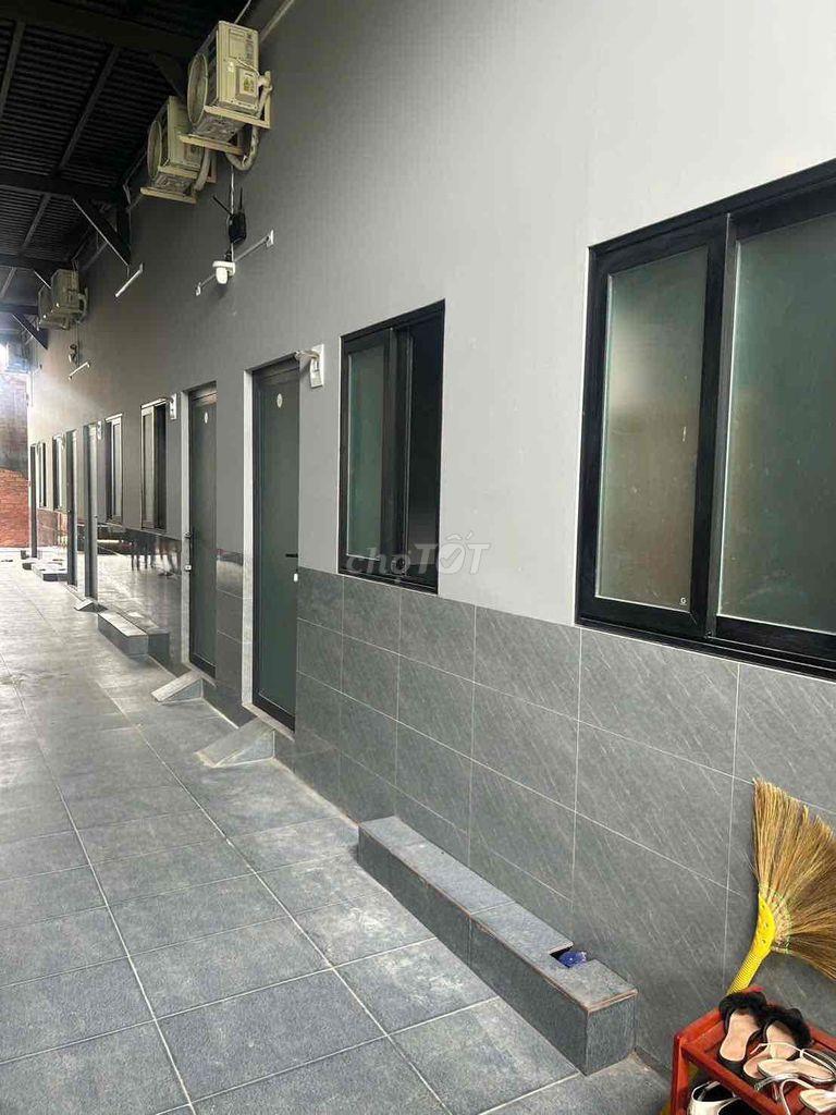 CHO THUÊ PHÒNG TRỌ MỚI XÂY CÓ MÁY LẠNH HẺM 9 TRẦN NAM PHÚ GIÁ 3.2TR