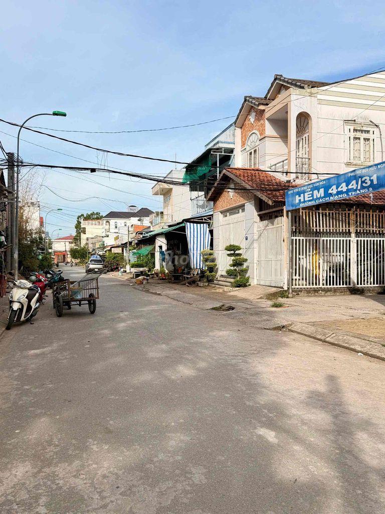 KHOÁNG CHO THUÊ DÃY TRỌ 8P TRỆT LỬNG MỚI 100% HẺM 444/31 CMT8
