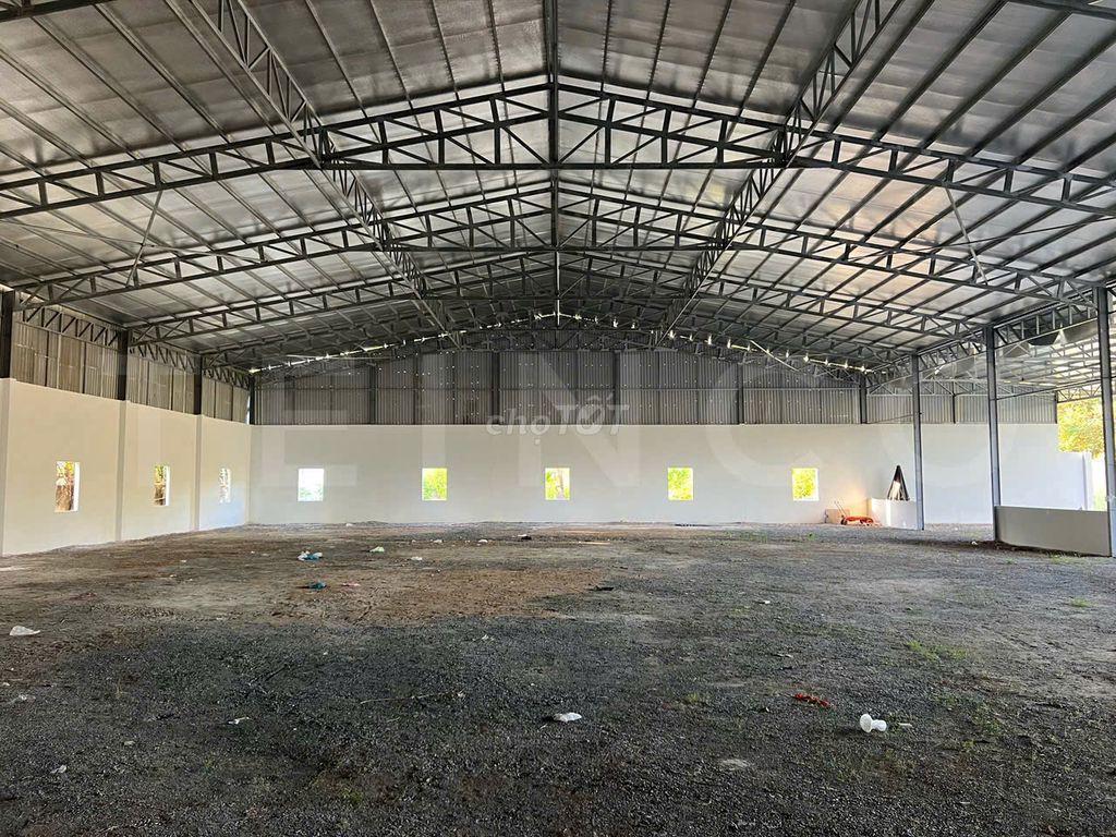 Kho xưởng bãi 1.500 m² kho xây dựng 1.200 m² điện 3 pha, gần trung tâm