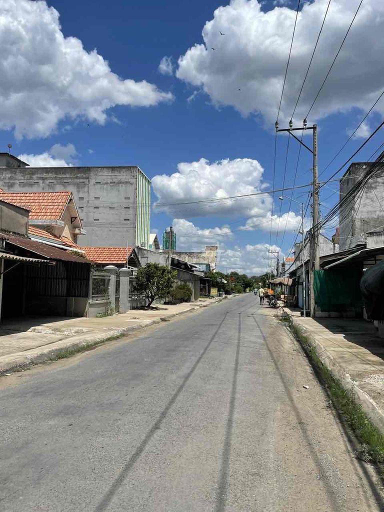 Bán Nhà Yến