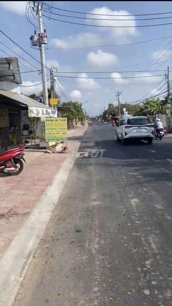 Bán đất thổ cư mặt tiền đường nhựa